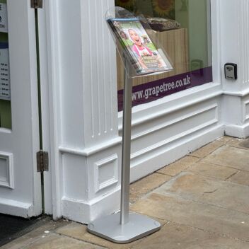 Single hopper stand for A4 flyers and brochures