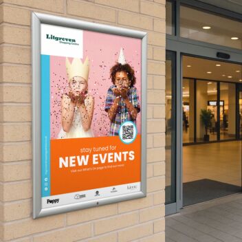 Waterproof lockable snap frame